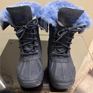 💙💙 UGGS 💙💙